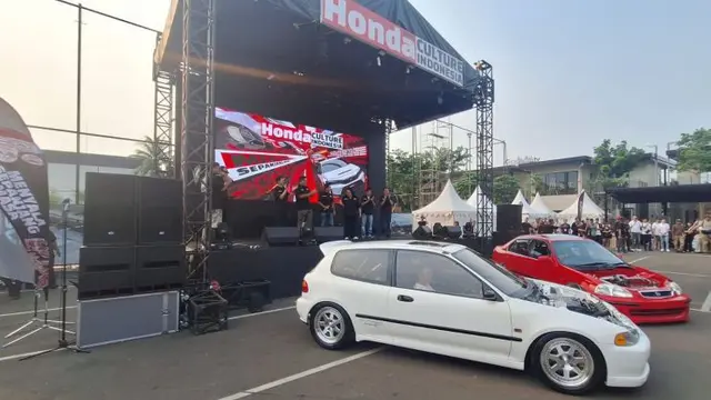 Honda Culture Indonesia Ajak Komunitas Berkumpul dan Pamer Mobil di Cibis Park